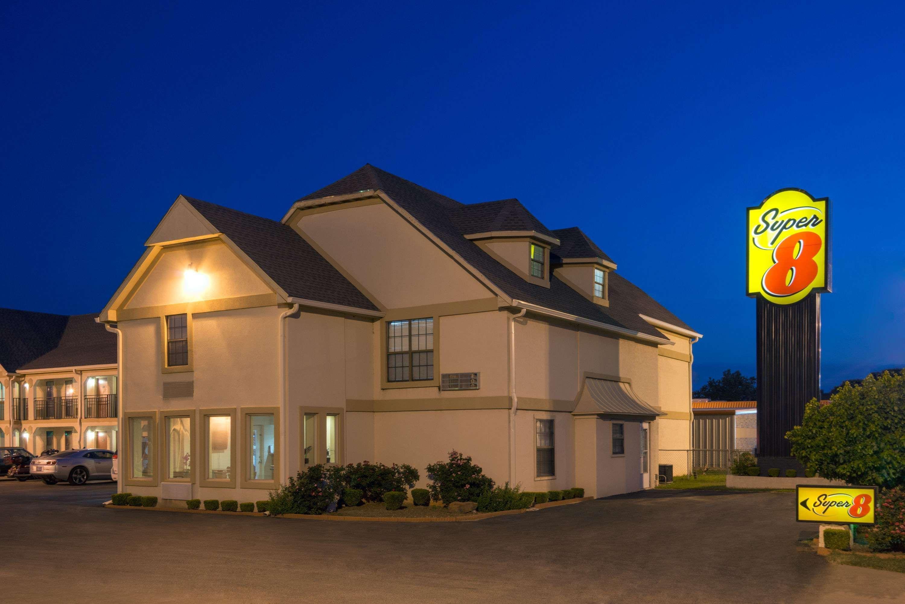 Super 8 By Wyndham Enid Hotel Bagian luar foto