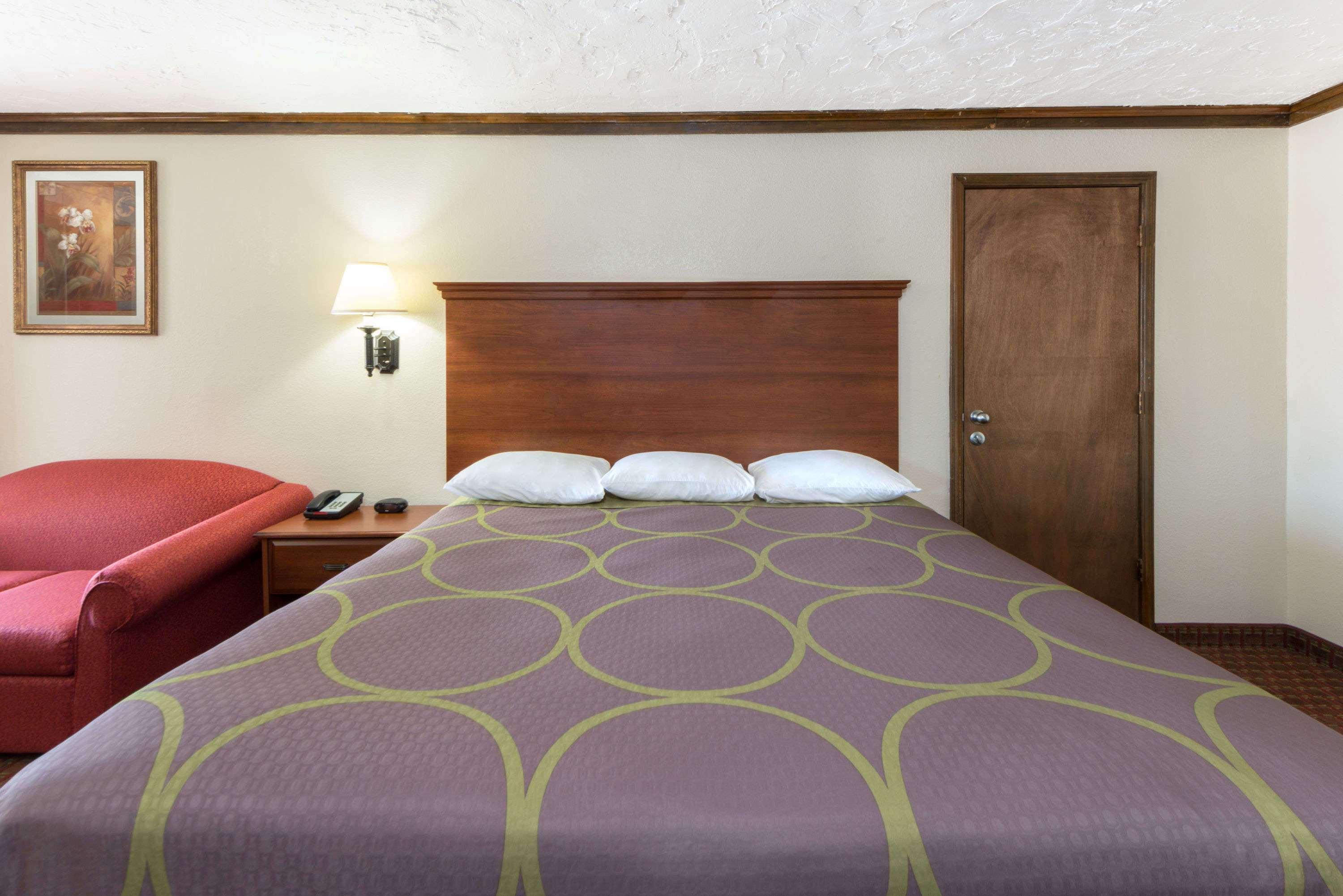 Super 8 By Wyndham Enid Hotel Bagian luar foto