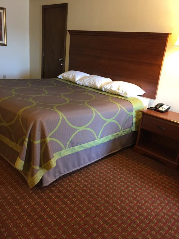 Super 8 By Wyndham Enid Hotel Bagian luar foto